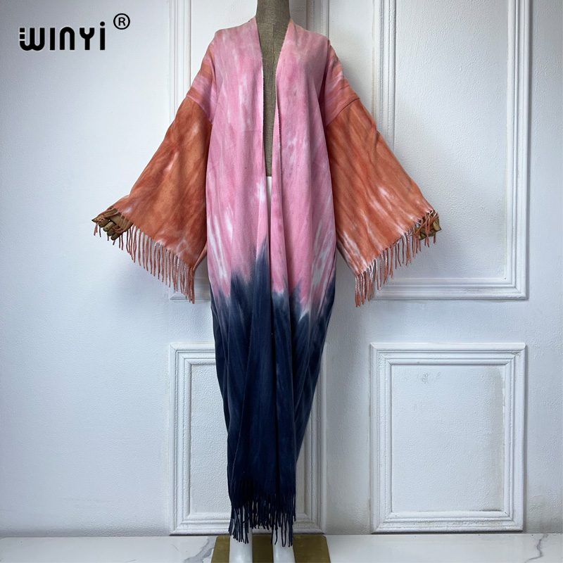 Street Fashion Dubai - سترة شتوية مصبوغة بربطة عنق من