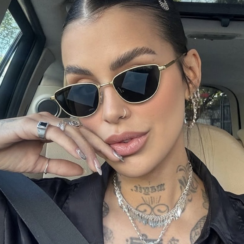 نظارات شمسية معدنية بإطار صغير - مراجعة Street Fashion Photography وسعره