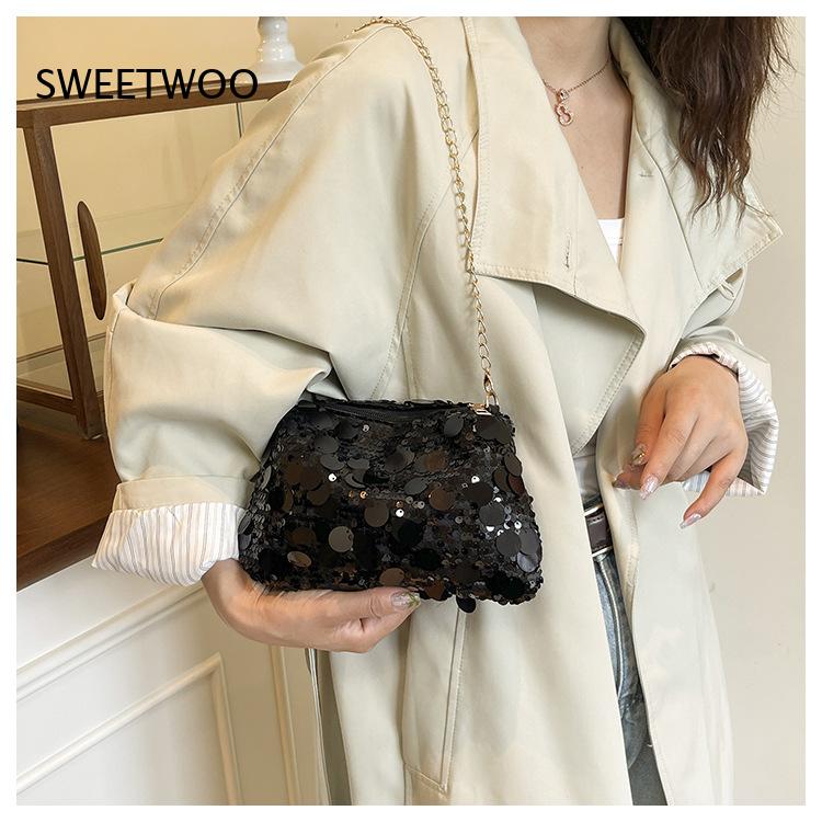 حقيبة كتف صغيرة لامعة بترتر كب - مراجعة Fashion Street Night وسعره