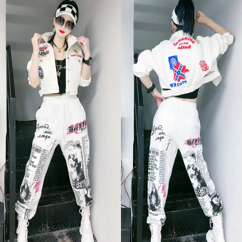 طقم دينيم من قطعتين مع فتحة جر - مراجعة Street Fashion Photography وسعره